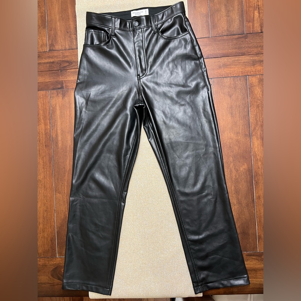 ❤️Abercrombie & Fitch Black Faux Leather Pants